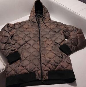 Armada Olive Green, Brown, Tan Subtle Floral Quilted Hooded SkiJacket. Size XL.